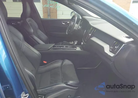 2019 Volvo Xc60 T5 R-Design z USA, uszkodzony, nr VIN LYV102RM7KB293438